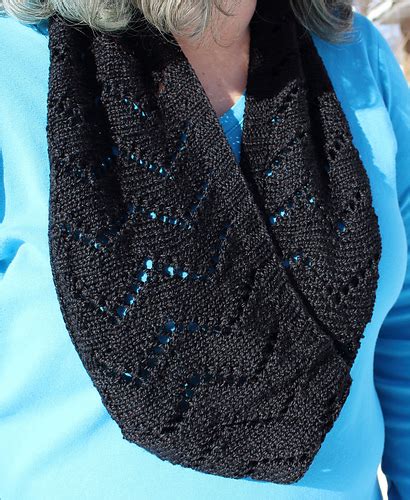 Ravelry Tiffany Cowl Pattern By Tamara Moots