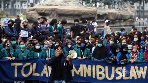 Kabareskrim Kapolda Dan Pangdam Jaya Pantau Langsung Demo Tolak Uu