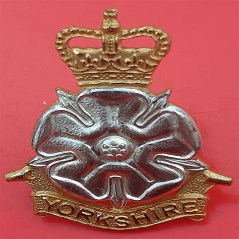 The Yorkshire Brigade Silver And Gilt Officers Cap Badge Steady The