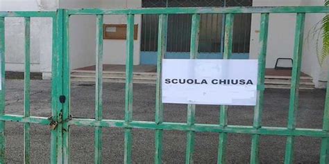 SCUOLE CHIUSE DOMANI ECCO IL COMUNICATO UFFICIALE