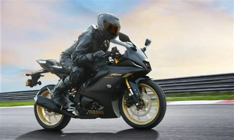 The Yamaha R V Dark Knight Edition Launched In India Qrix Auto