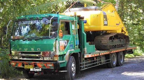 Alat Berat Excavator Komatsu PC200 Transport By Fuso Self Loader Truck