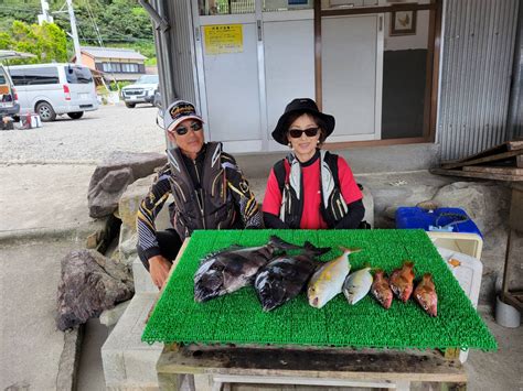 磯釣りで石鯛48㎝まで2枚・シオ・シマアジ・アカハタ・ゲット！ 一栄丸渡船｜三重県紀北町