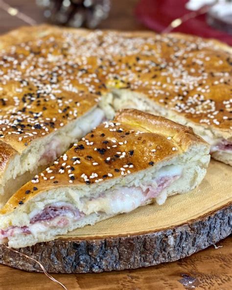 Torta Brioche Salata Una Famiglia In Cucina