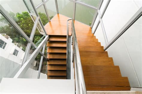 Tips to Make Your Home More Elegant and Classy with Wooden Staircases ...