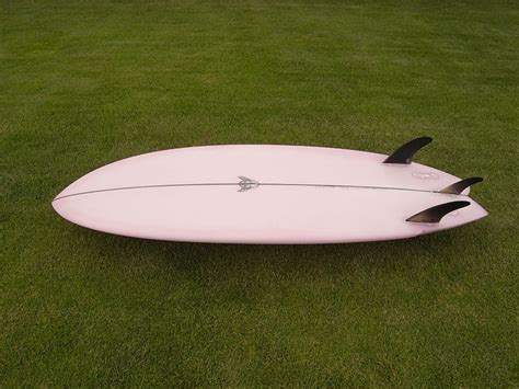 波情報 湘南 FX 4ウィングスワローパステルティントの2本 サーフボードクオリティーハードコア Quality Hardcore Distributions