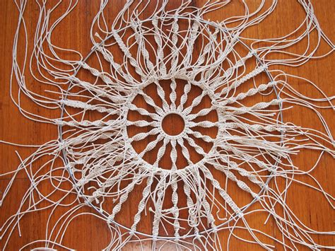 How To Make A Circular Macrame Wall Hanging © Geneva Vande Flickr