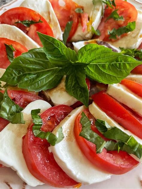 The Best Recipe For Caprese Salad Foodtalk