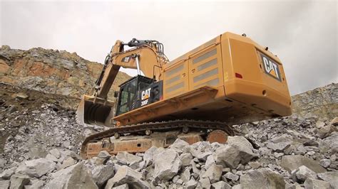 Caterpillar Cat 390f Lme Loading Cat 771d Youtube