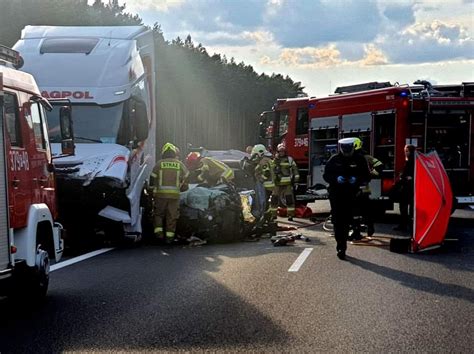 Koszmarny Wypadek Pod Skwierzyn Dwie Osoby Zgin Y Po Zderzeniu Auta