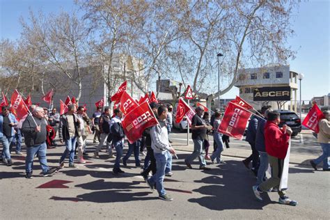 Los Sindicatos Convocan Dos Nuevas Jornadas De Huelga En El Azulejo Y