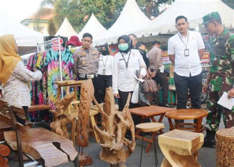 Puluhan UMKM Melapak Di Pekan Raya Purworejo