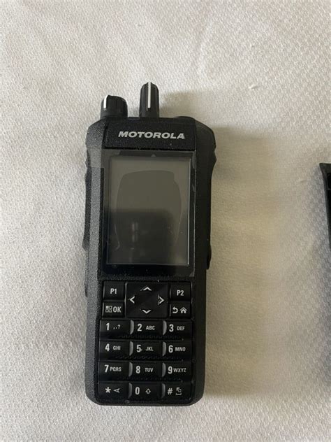 MOTOROLA SOLUTIONS R7 MOTOTRBO VHF DIGITAL FULL KEYPAD TWO WAY RADIO