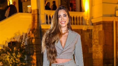 Romana Novais Mulher De Alok Explana Bumbum De Fio Dental