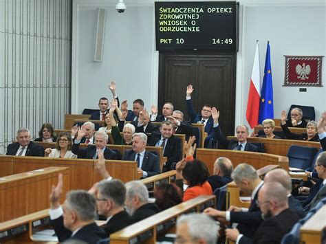 Senat Zdecydowa Ws Ustawy O In Vitro Pis Rozlecia Si W G Osowaniu