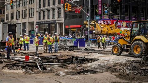 New York streets and subway floods after 127-year-old water main bursts ...