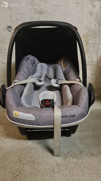 MAXI COSI Pebble Plus I size Kindersitz für Isofix im Kanton Basel