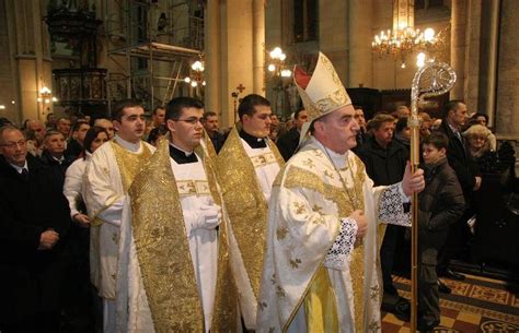 Kardinal Bozanić pozvao vjernike na skromnost 24sata