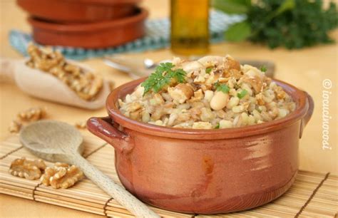 Zuppa Di Farro E Orzo Con Funghi Noci E Crema Di Cannellini Zuppe Di