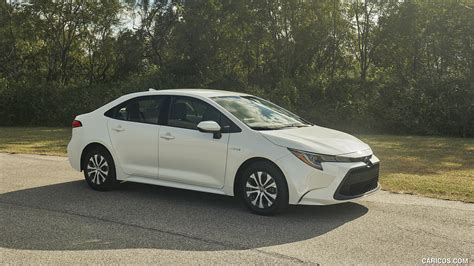 Toyota Corolla Hybrid | 2020MY | Front Three-Quarter