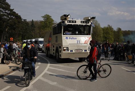 Live ‘la Boum 2 60 Arrestaties Bij Ontruiming Ter Kamerenbos De