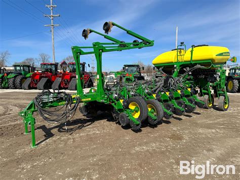 John Deere Nt Exactemerge R Planter Bigiron Auctions