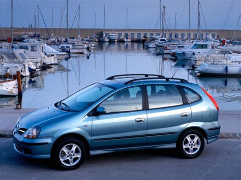 Nissan Almera Tino Specs Photos