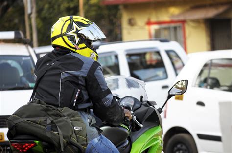 Qu Necesitas Para Conducir Una Moto De Gran Cilindrada Avae