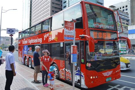 【台北旅遊】台北雙層觀光巴士搭巴士抬頭看台北 邁爾斯的影響世界