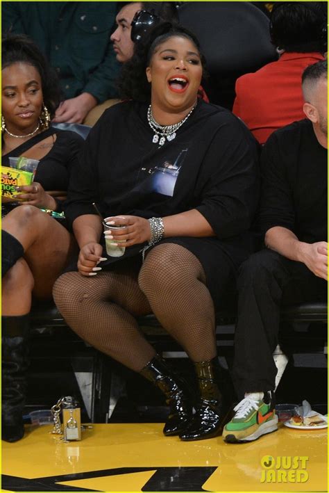 Lizzo Bares Her Thong While Twerking At The Lakers Game Photo 4400604 Photos Just Jared