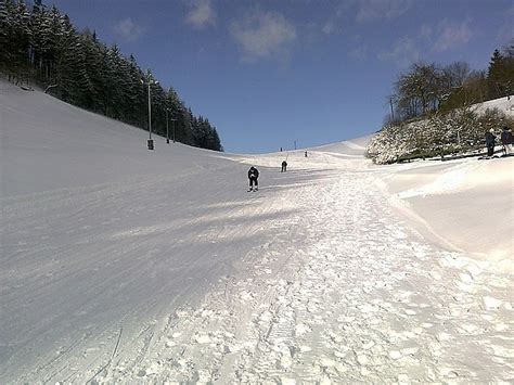 Ośrodek narciarski Dolina Sportów Zimowych Narty i snowboard SkiGO pl