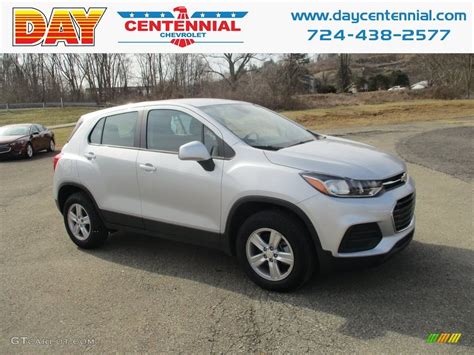 Silver Ice Metallic Chevrolet Trax Ls Awd Photo