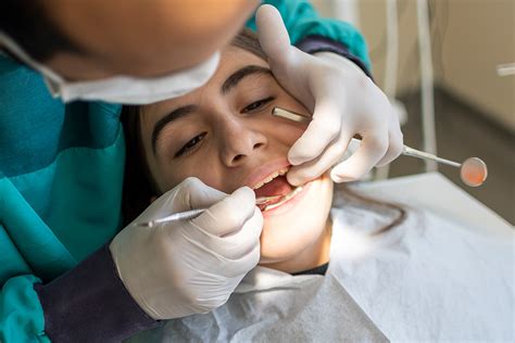 Causas y tratamiento de una luxación dental Espai Dental OLVE