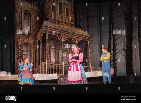 Hansel Gretel Step Hi Res Stock Photography And Images Alamy