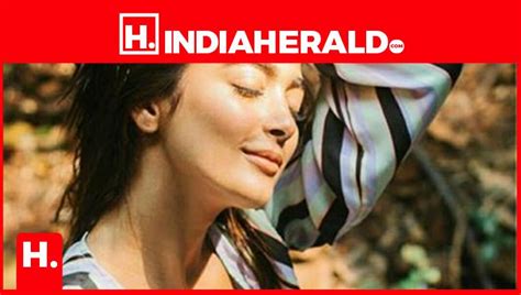 Pooja Hegde Hot Compilation Stills