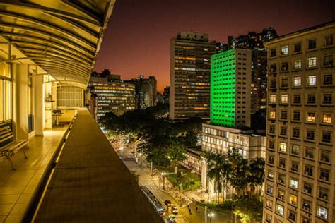 Visão do Prédio da Reitoria no Centro Histórico de São Paulo Arquivo