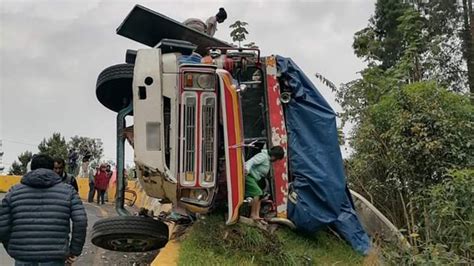 [video] Fatal Accidente En La Línea Deja 25 Heridos Y Dos Muertos