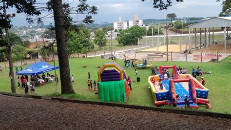 Dia Das Crian As Scfv Realiza Festa Para Cerca De Crian As E