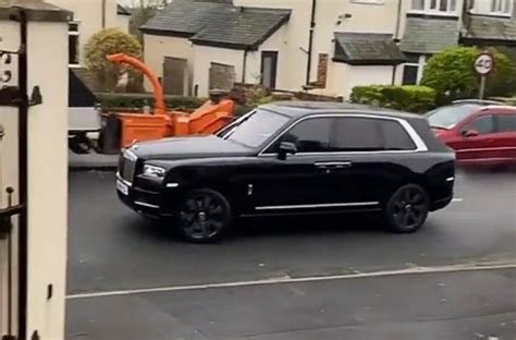 British Boxer Tyson Fury Sells Rolls Royce Cullinan Buys Used Vw Passat Video Autojosh