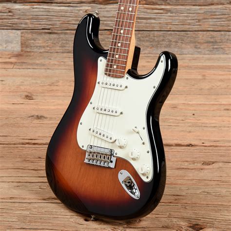 Fender Player Stratocaster 3-Color Sunburst 2018 – Chicago Music Exchange