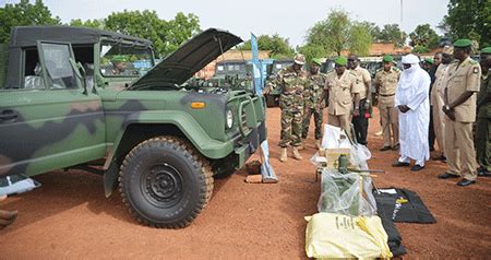 Appui Aux Forces Arm Es Nig Riennes V Hicules Tout Terrain La