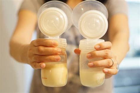 Expressing Breast Milk By Hand Precautions And Tips To Follow