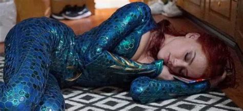 Aquaman 2 Star Amber Heard Takes A Nap In Her Mera Costume In Throwback Instagram Photo