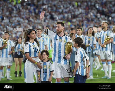 Lionel Messi And Antonella Roccuzzo Immagini E Fotografie Stock Ad Alta