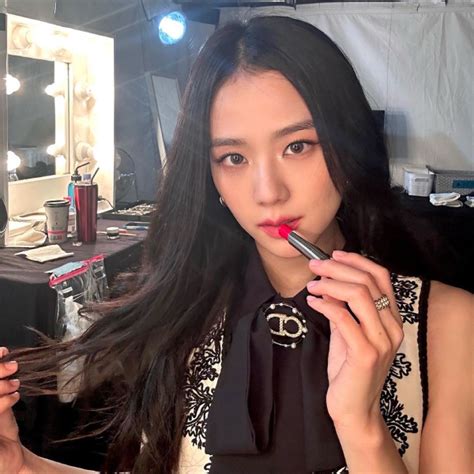 BLACKPINK's Jisoo has been spotted wearing these 11 lipsticks - we ...