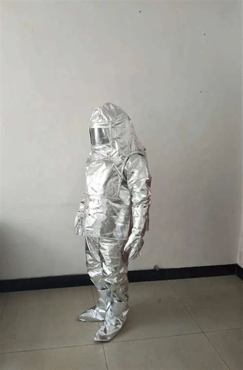 Buy Aluminized Coated Aramid Fireman Suit For Fire Fighting Heat