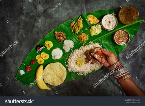 Kerala Onam Feast Eating Onasadya Banana Foto Stok 1791154829