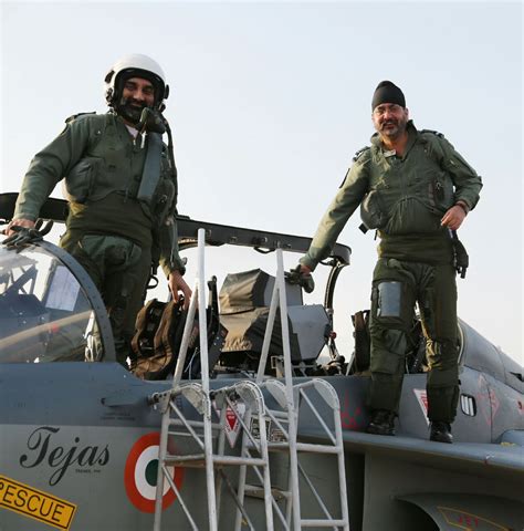 Iaf Chief Acm Bs Dhanoa Becomes Second Iaf Chief To Fly Lca Tejas