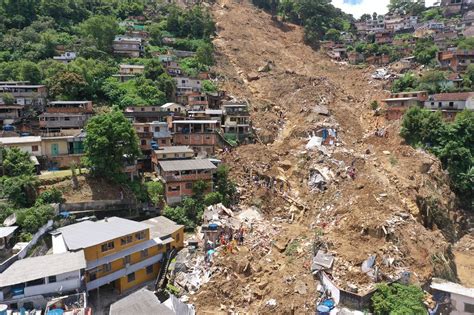 Inondations Au Br Sil Le Bilan Passe Plus De Morts Et Plusieurs