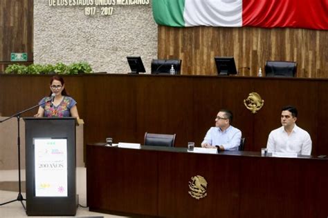 Imparten coloquio sobre la historia del Congreso de Yucatán